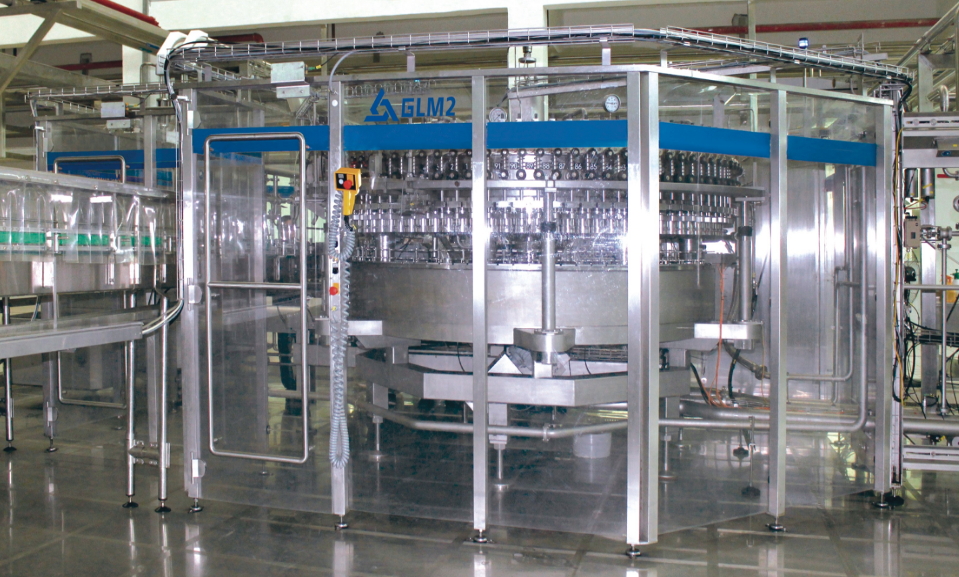 Máy chiết rót – chai thủy tinh